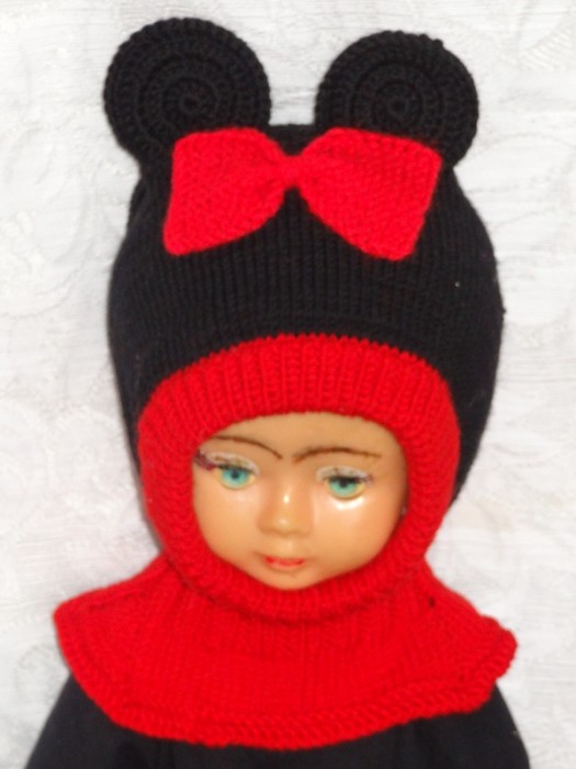 Kepurė šalmas mergaitei: Raudona pelytė iš merino vilnos